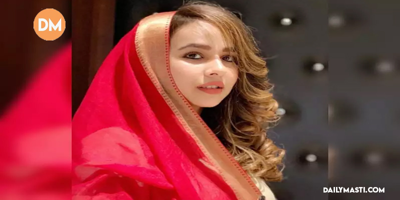 Sunanda Sharma asks a few questions to tea lovers in 'Shayarana Andaaz'; can you answer?